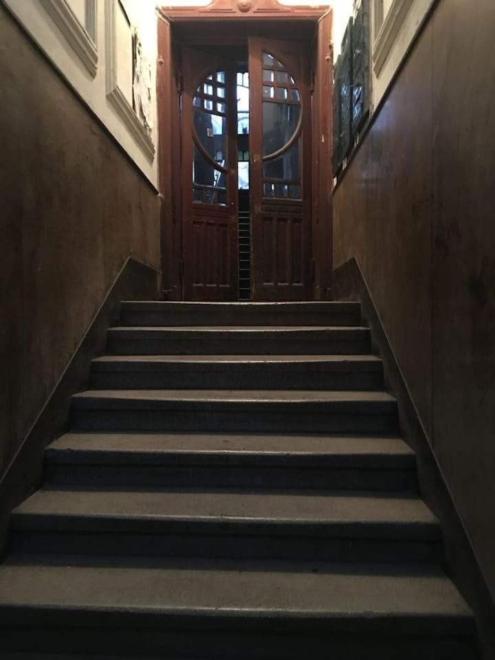 V&O Whitechocolateapt 800 M To Opera Lviv Exterior photo